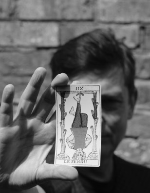psychic mind reader Taro reader